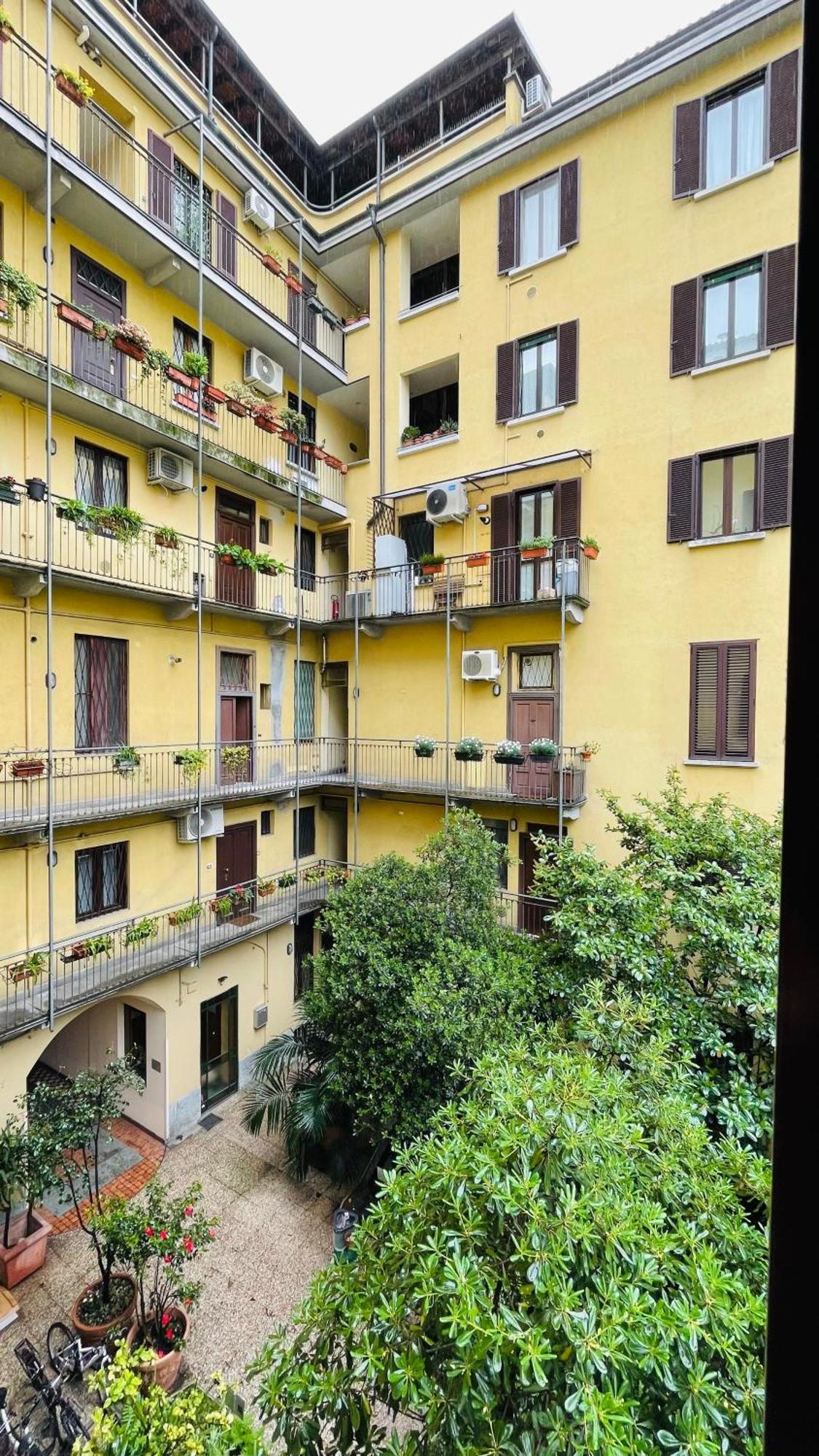 Charming Flat, Central And Close To Metro Milão Exterior foto